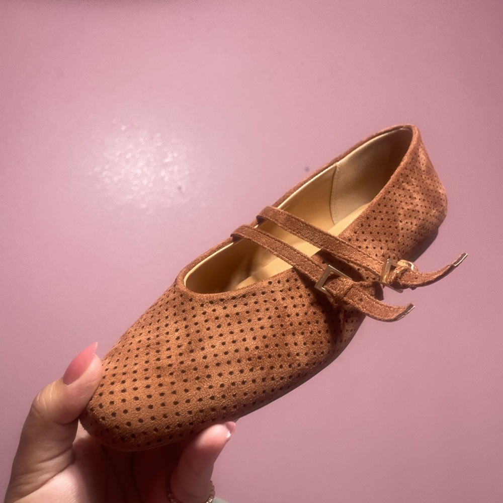 Dolce Vita Tan Ballerina 🩰 Flats- out of stock